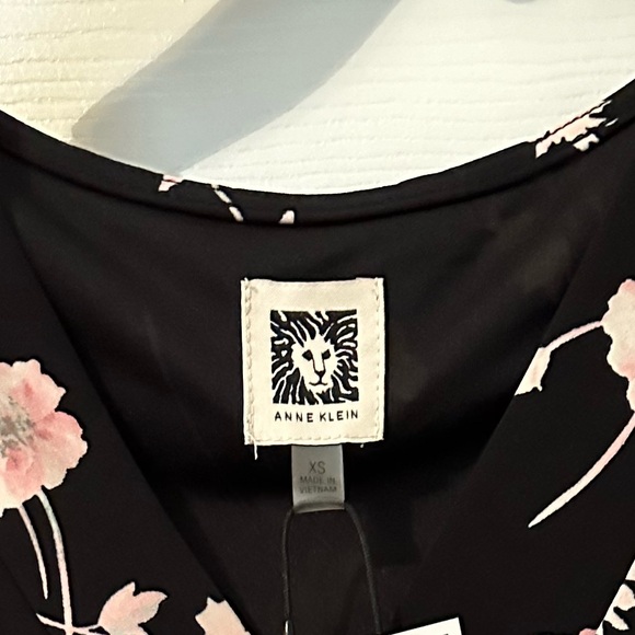 Sleeveless floral jersey top - Picture 2 of 4